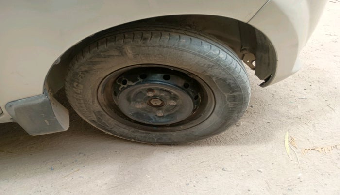 2013 Maruti Alto 800 LXI CNG, CNG, Manual, 1,38,234 km, tyre