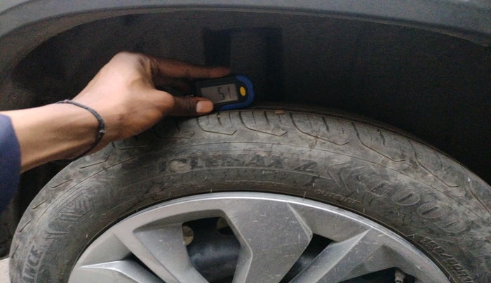 2023 Maruti FRONX DELTA 1.2 AGS, Petrol, Automatic, 25,338 km, tyre