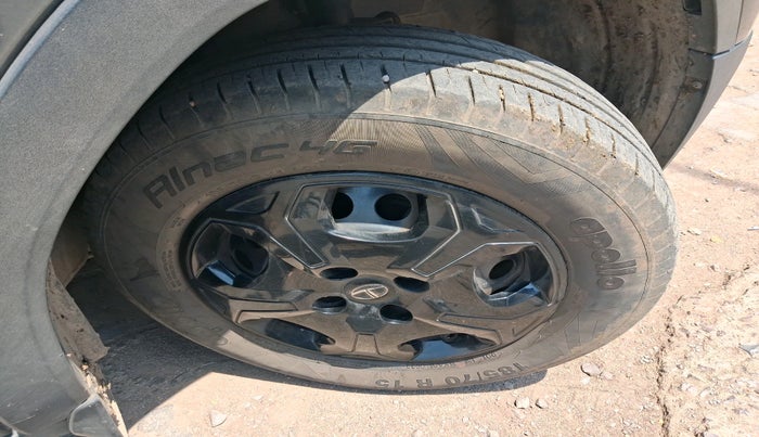 2022 Tata PUNCH PURE MT, Petrol, Manual, 49,706 km, tyre