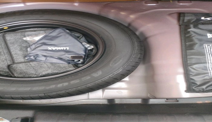 2023 KIA SONET HTK PLUS 1.0 IMT, Petrol, Manual, 19,762 km, tyre