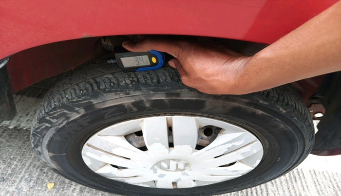 2015 Maruti Alto 800 LXI CNG, CNG, Manual, 1,18,300 km, tyre