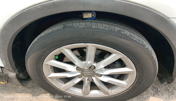 2012 Audi Q3 2.0 TDI QUATTRO, Diesel, Automatic, 1,32,816 km, tyre