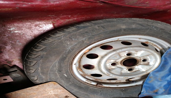 2012 Hyundai Eon D-LITE+, Petrol, Manual, 1,05,319 km, tyre