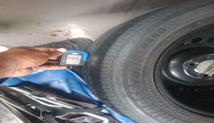 2016 Honda City 1.5L I-DTEC V, Diesel, Manual, 1,29,179 km, tyre