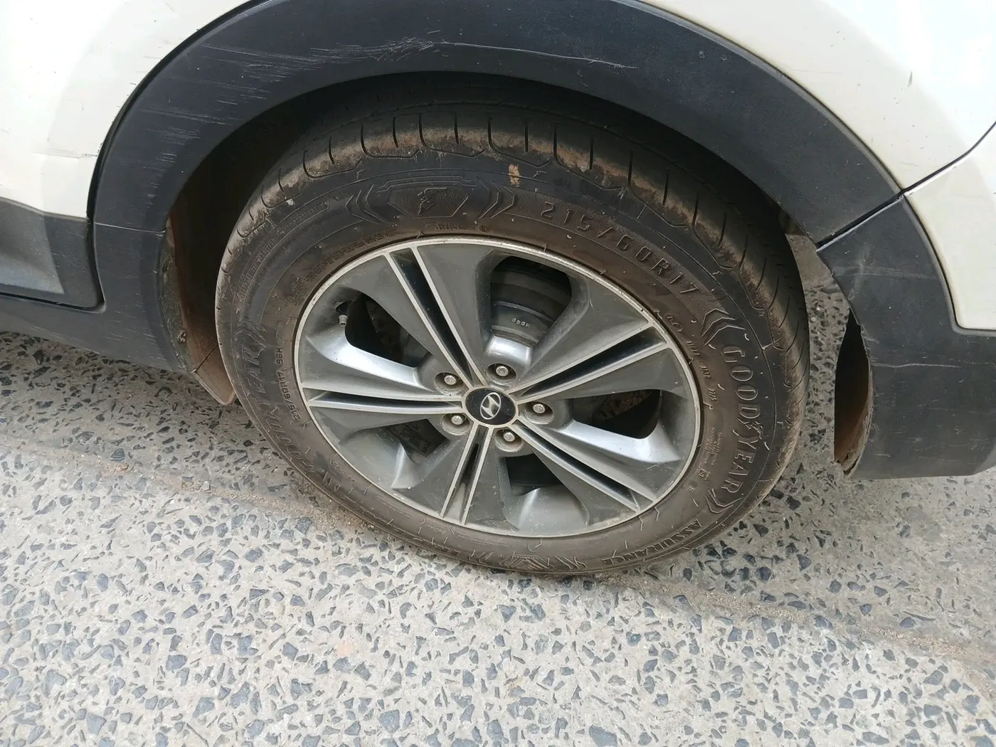 2017 Hyundai Creta SX (O) 1.6 DIESEL, Diesel, Manual, 2,79,507 km, tyre