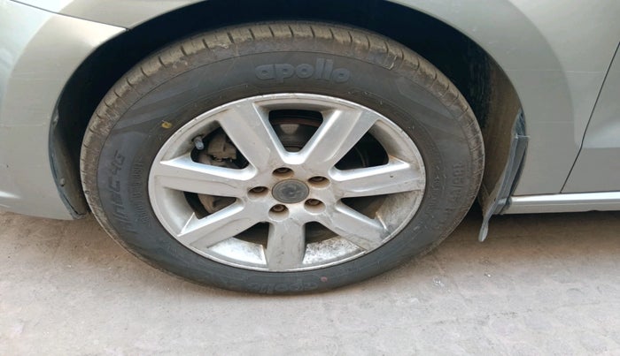 2016 Skoda Rapid 1.5 TDI CR STYLE PLUS AT, Diesel, Automatic, 1,16,753 km, tyre