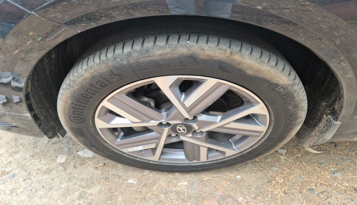 2023 Hyundai Verna SX(O) 1.5 MPI IVT , Petrol, Automatic, 24,785 km, tyre