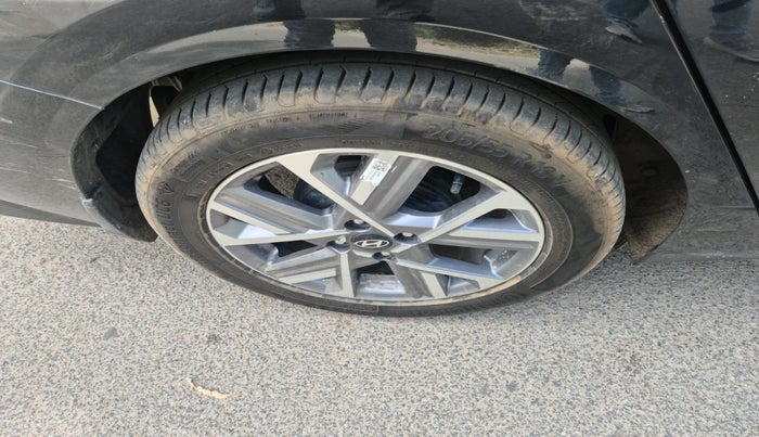 2023 Hyundai Verna SX(O) 1.5 MPI IVT , Petrol, Automatic, 24,785 km, tyre