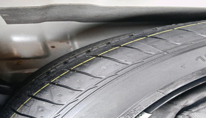 2021 Tata NEXON XMA SUNROOF PETROL, Petrol, Automatic, 59,269 km, tyre