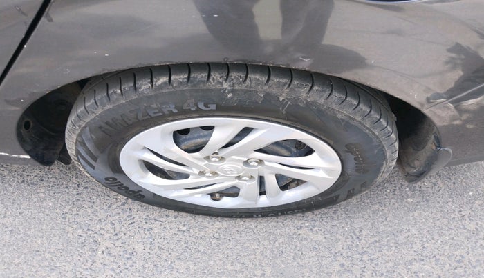 2021 Hyundai AURA S 1.2, Petrol, Manual, 66,065 km, tyre