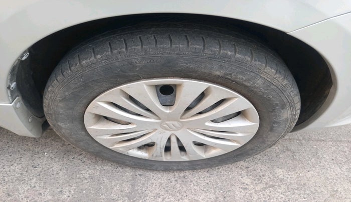 2015 Maruti Ertiga VXI, Petrol, Manual, 13,002 km, tyre