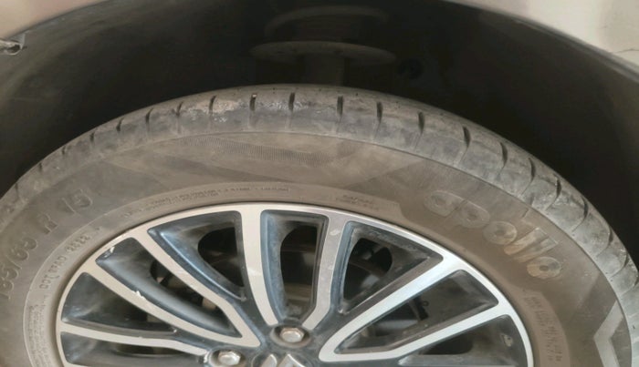 2022 Maruti Dzire ZXI Plus AMT, Petrol, Automatic, 57,401 km, tyre