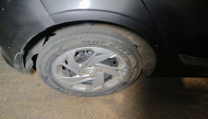 2020 Hyundai NEW I20 MAGNA 1.2 MT, Petrol, Manual, 69,966 km, tyre