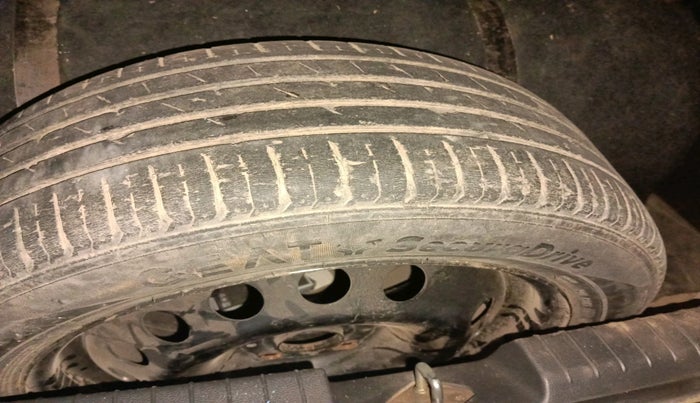 2014 Hyundai Elite i20 ASTA 1.2, CNG, Manual, 1,23,701 km, tyre