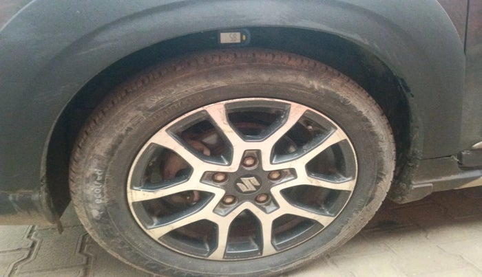 2024 Maruti XL6 ZETA CNG, CNG, Manual, 39,643 km, tyre