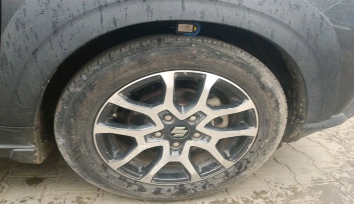 2024 Maruti XL6 ZETA CNG, CNG, Manual, 39,643 km, tyre