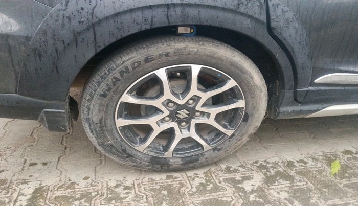 2024 Maruti XL6 ZETA CNG, CNG, Manual, 39,643 km, tyre