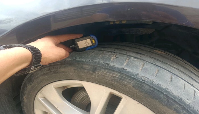 2013 Mercedes Benz E Class E 250 CDI ELEGANCE, Diesel, Automatic, 1,25,392 km, tyre