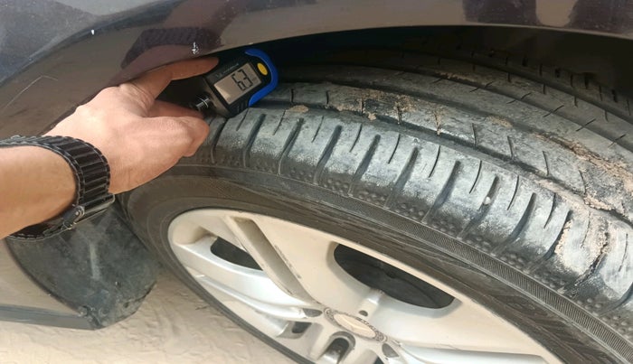 2013 Mercedes Benz E Class E 250 CDI ELEGANCE, Diesel, Automatic, 1,25,392 km, tyre