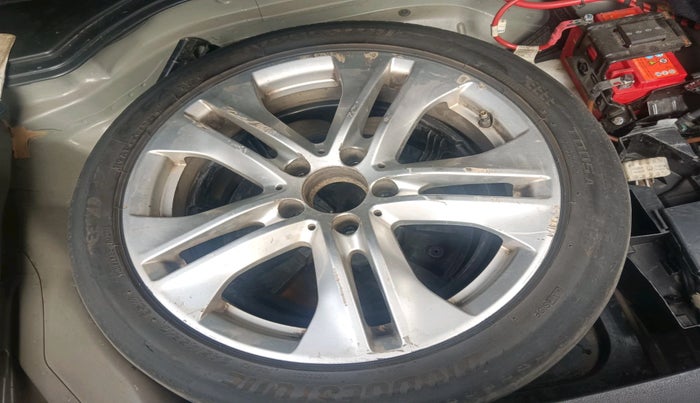 2013 Mercedes Benz E Class E 250 CDI ELEGANCE, Diesel, Automatic, 1,25,392 km, tyre