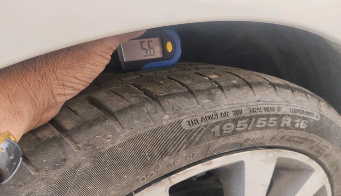 2013 Hyundai Verna FLUIDIC 1.6 CRDI SX, Diesel, Manual, 1,04,074 km, tyre