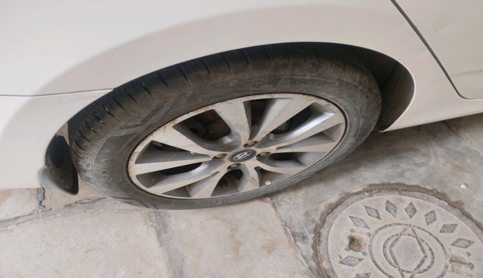 2013 Hyundai Verna FLUIDIC 1.6 CRDI SX, Diesel, Manual, 1,04,074 km, tyre