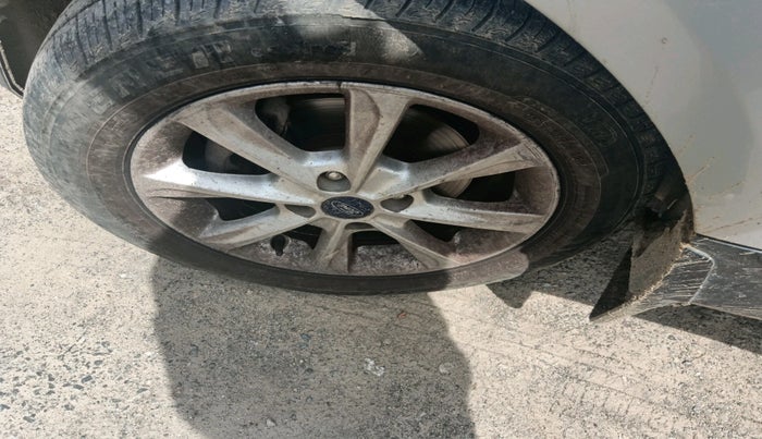 2019 Ford Ecosport TITANIUM 1.5L DIESEL, Diesel, Manual, 1,32,431 km, tyre