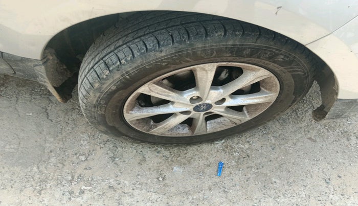 2019 Ford Ecosport TITANIUM 1.5L DIESEL, Diesel, Manual, 1,32,431 km, tyre