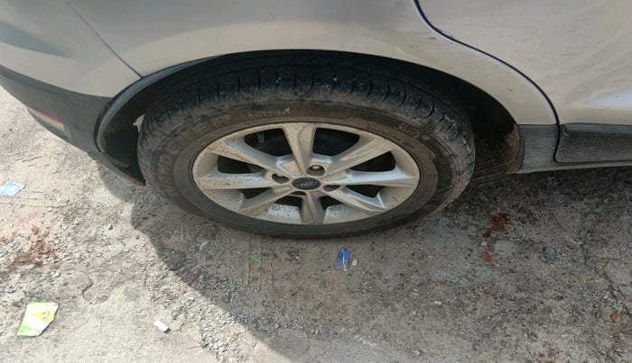 2019 Ford Ecosport TITANIUM 1.5L DIESEL, Diesel, Manual, 1,32,431 km, tyre