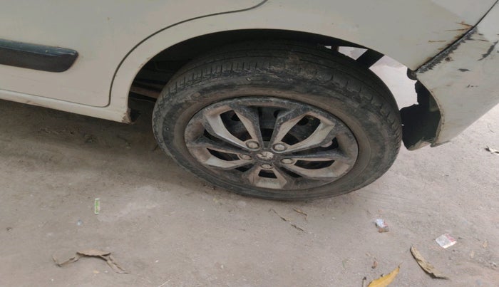 2011 Maruti Wagon R 1.0 VXI, CNG, Manual, 1,06,368 km, tyre