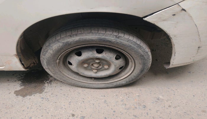 2011 Maruti Wagon R 1.0 VXI, CNG, Manual, 1,06,368 km, tyre