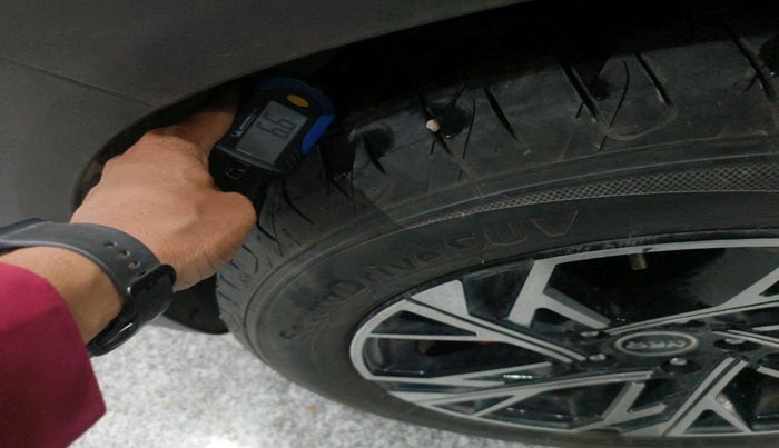 2025 Hyundai Creta E 1.5 PETROL, Petrol, Manual, 2,086 km, tyre