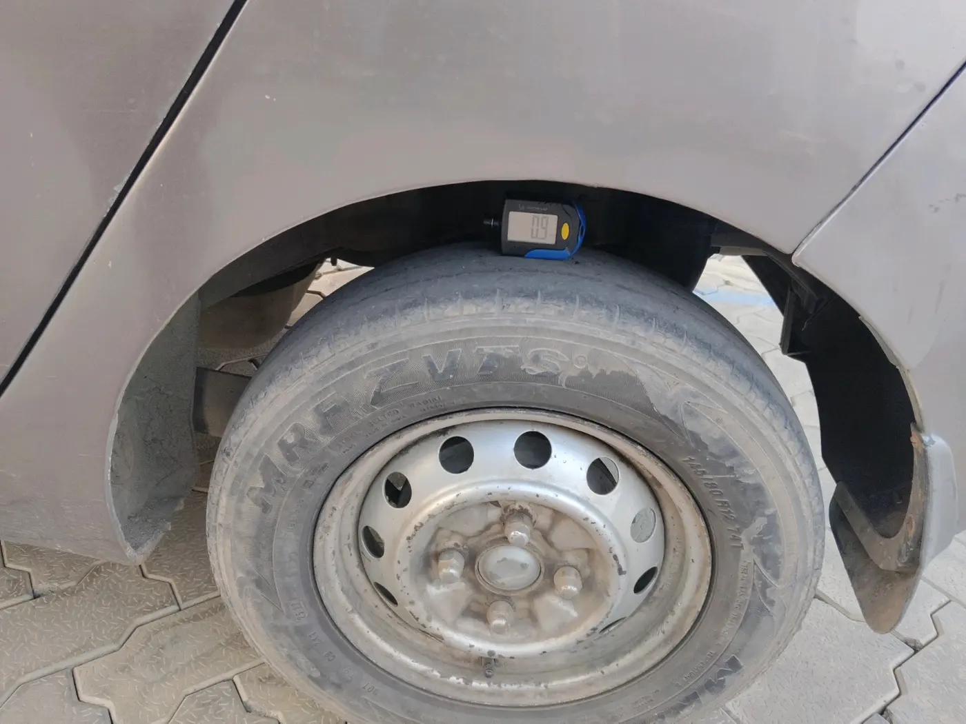 2013 Hyundai Eon D-LITE+, Petrol, Manual, 88,790 km, tyre