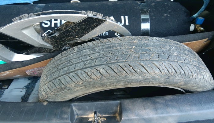 2023 Nissan MAGNITE XE, CNG, Manual, 28,272 km, tyre