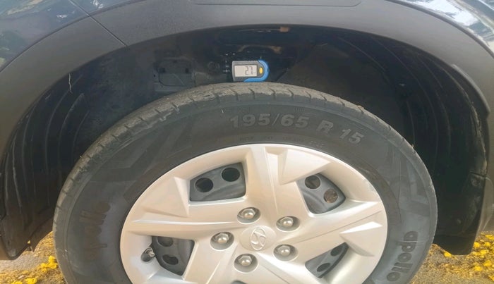 2022 Hyundai VENUE S 1.2, Petrol, Manual, 38,013 km, tyre