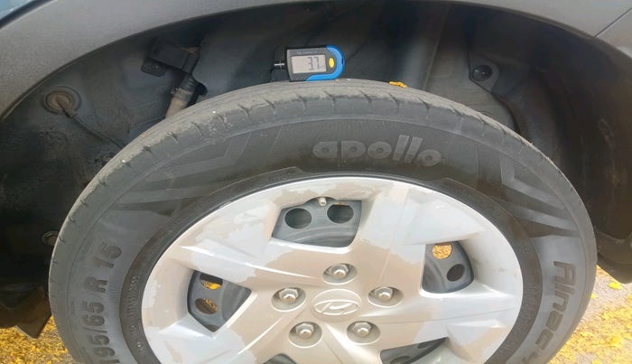 2022 Hyundai VENUE S 1.2, Petrol, Manual, 38,013 km, tyre