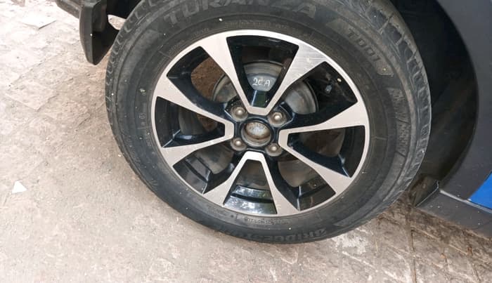 2020 Tata NEXON XZ PLUS (O) PETROL, CNG, Manual, 72,129 km, tyre