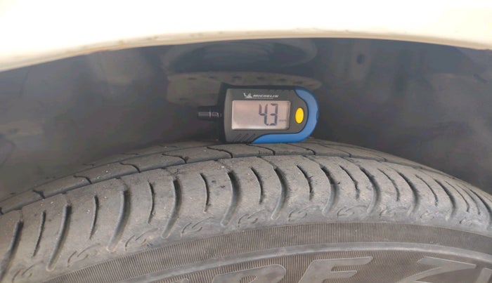 2013 Hyundai i20 MAGNA (O) 1.4 CRDI, Diesel, Manual, 1,08,396 km, tyre