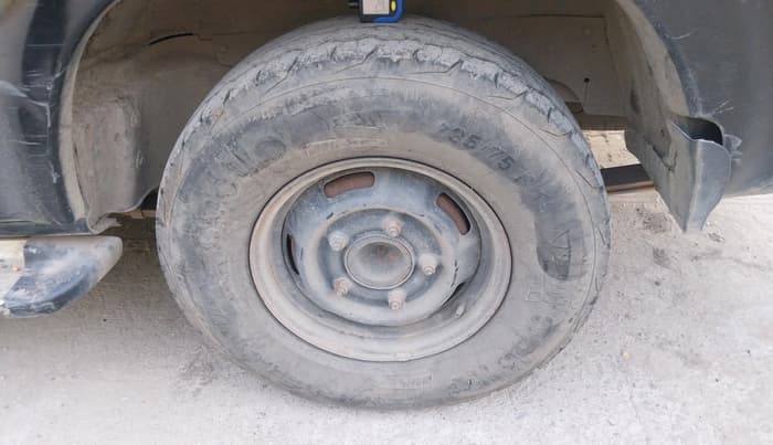 2003 Mahindra Scorpio 2.6 TURBO 7 STR, Diesel, Manual, 22,660 km, tyre