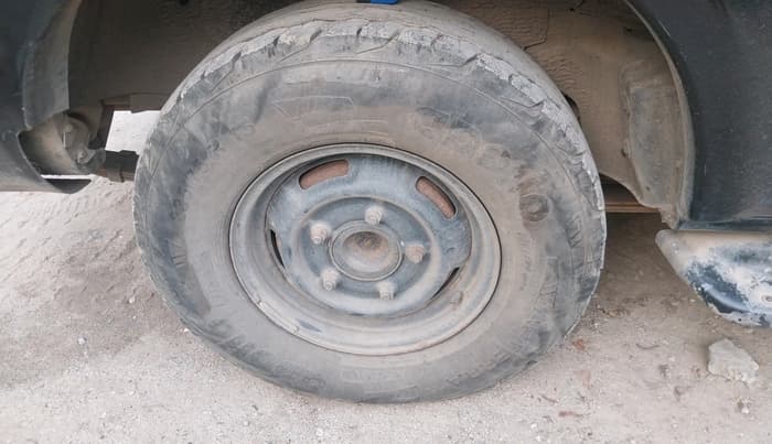 2003 Mahindra Scorpio 2.6 TURBO 7 STR, Diesel, Manual, 22,660 km, tyre