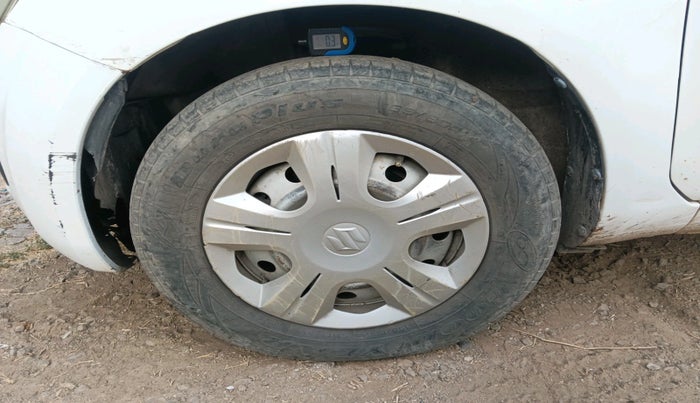 2010 Maruti Ritz LXI, CNG, Manual, 1,04,242 km, tyre