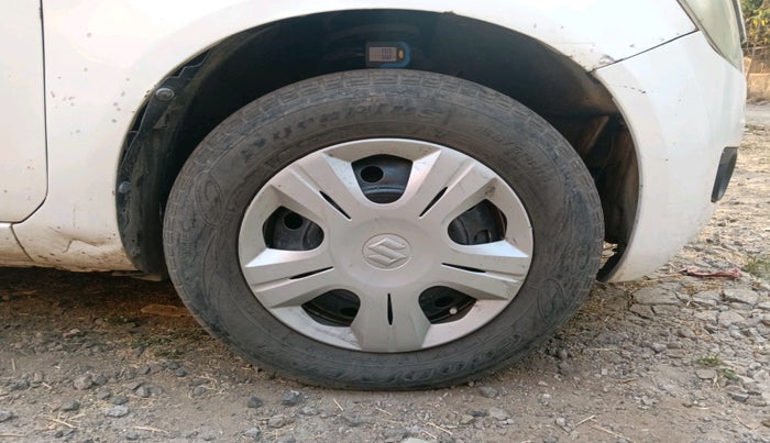 2010 Maruti Ritz LXI, CNG, Manual, 1,04,242 km, tyre