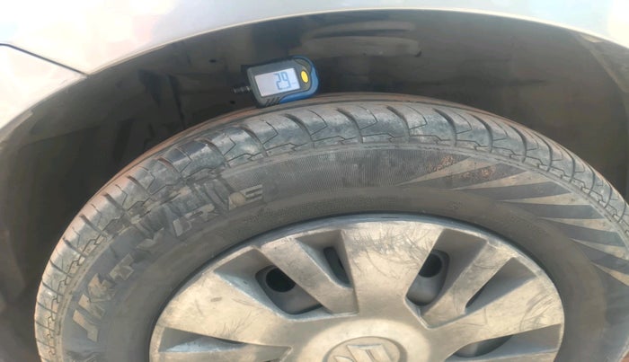 2013 Maruti Swift VXI, Petrol, Manual, 1,12,667 km, tyre