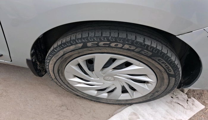 2022 Maruti Ertiga VXI SHVS, Petrol, Manual, 1,03,028 km, tyre