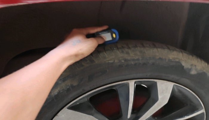 2015 Mahindra TUV300 T6, Diesel, Manual, 58,144 km, tyre