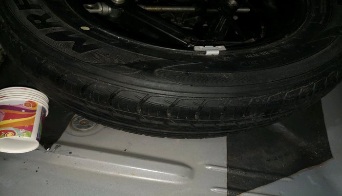 2017 Volkswagen Vento HIGHLINE PETROL AT, Petrol, Automatic, 71,905 km, tyre