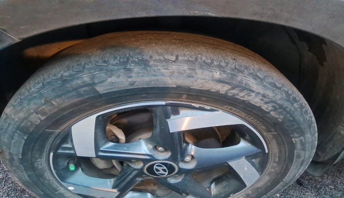 2020 Hyundai VENUE SX (O) 1.5 CRDI, Diesel, Manual, 1,52,456 km, tyre