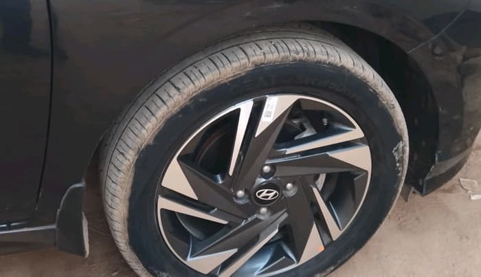2023 Hyundai NEW I20 ASTA 1.2 MT, Petrol, Manual, 22,833 km, tyre