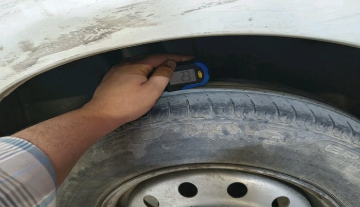 2019 Maruti Swift LXI, Petrol, Manual, 69,250 km, tyre