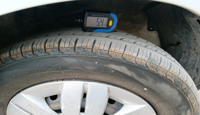 2018 Maruti Alto 800 LXI O, CNG, Manual, 1,24,158 km, tyre